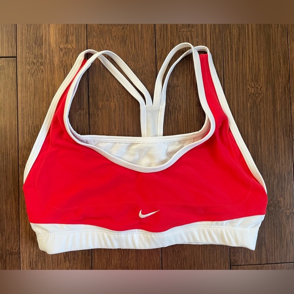 NIKE Sport Bra Top - Size XS (Extra Small) - Picture 1 of 2